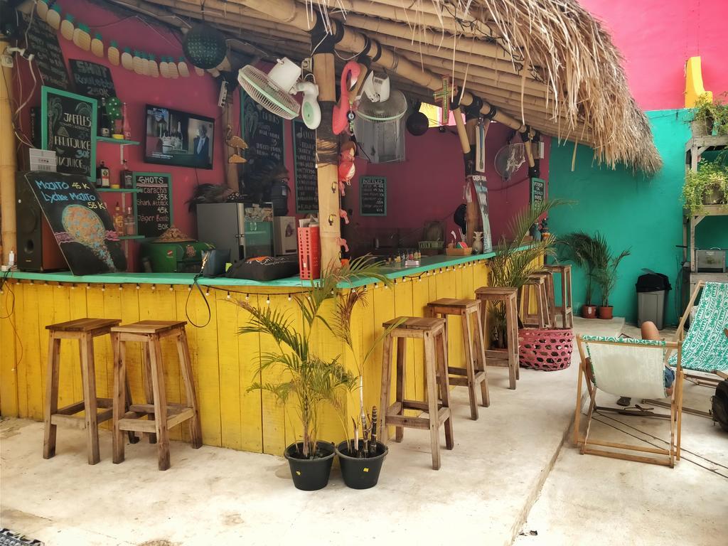 La Favela Hostel Gili Trawangan Exterior photo