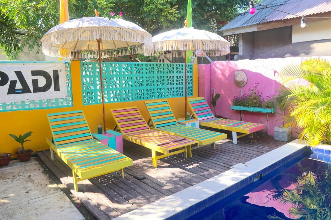 La Favela Hostel Gili Trawangan Exterior photo
